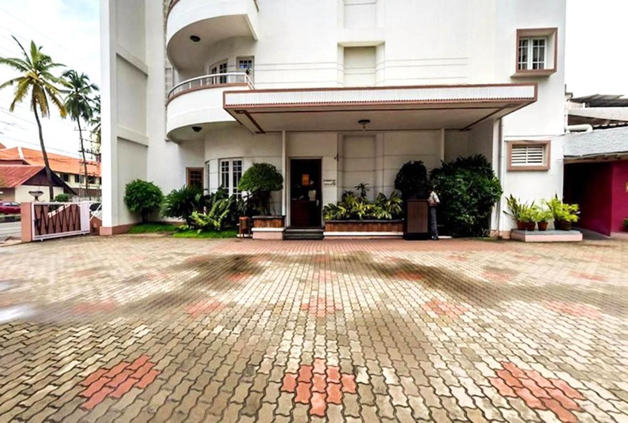 Grand Hotel Kochi Exterior foto